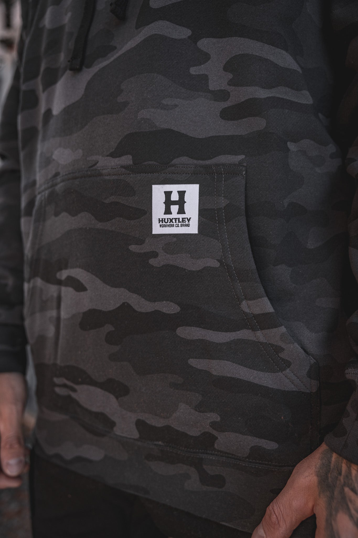 HX-717 Heavyweight Hoodie Black Camo – Huxtley