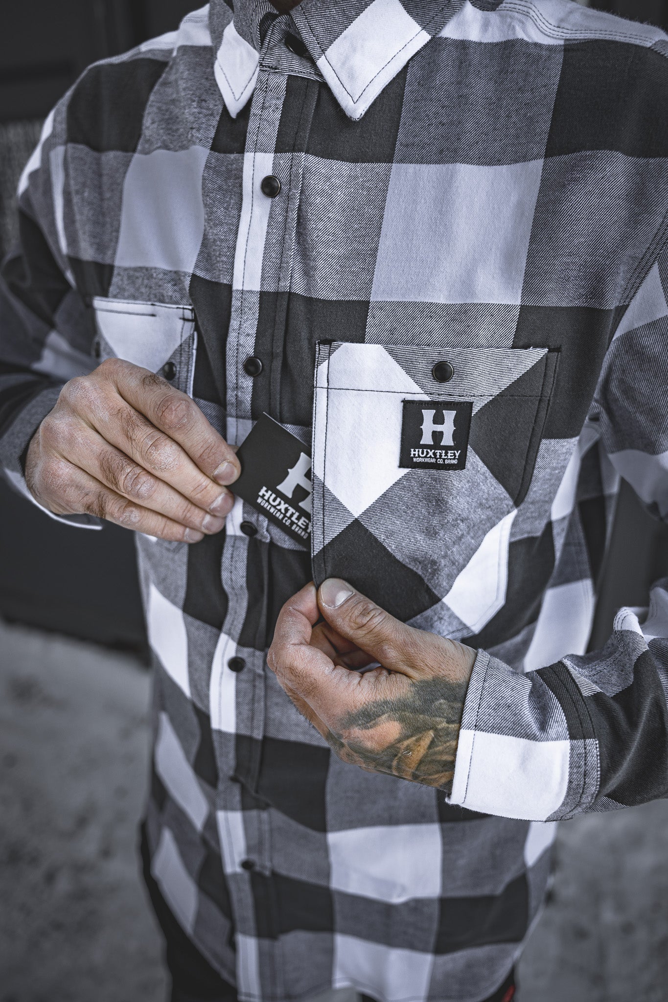 
                  
                    HD-57 Flex Flannel White/ Charcoal
                  
                