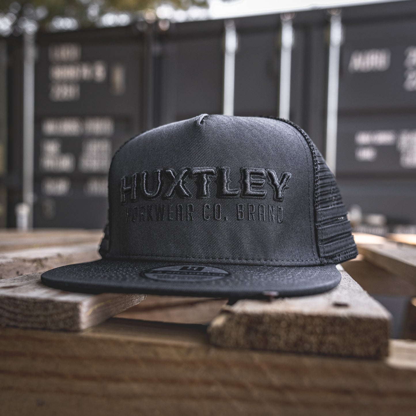 
                  
                    Casquette à Palette Plate HS-37 "Workwear Co. Brand Blackout"
                  
                