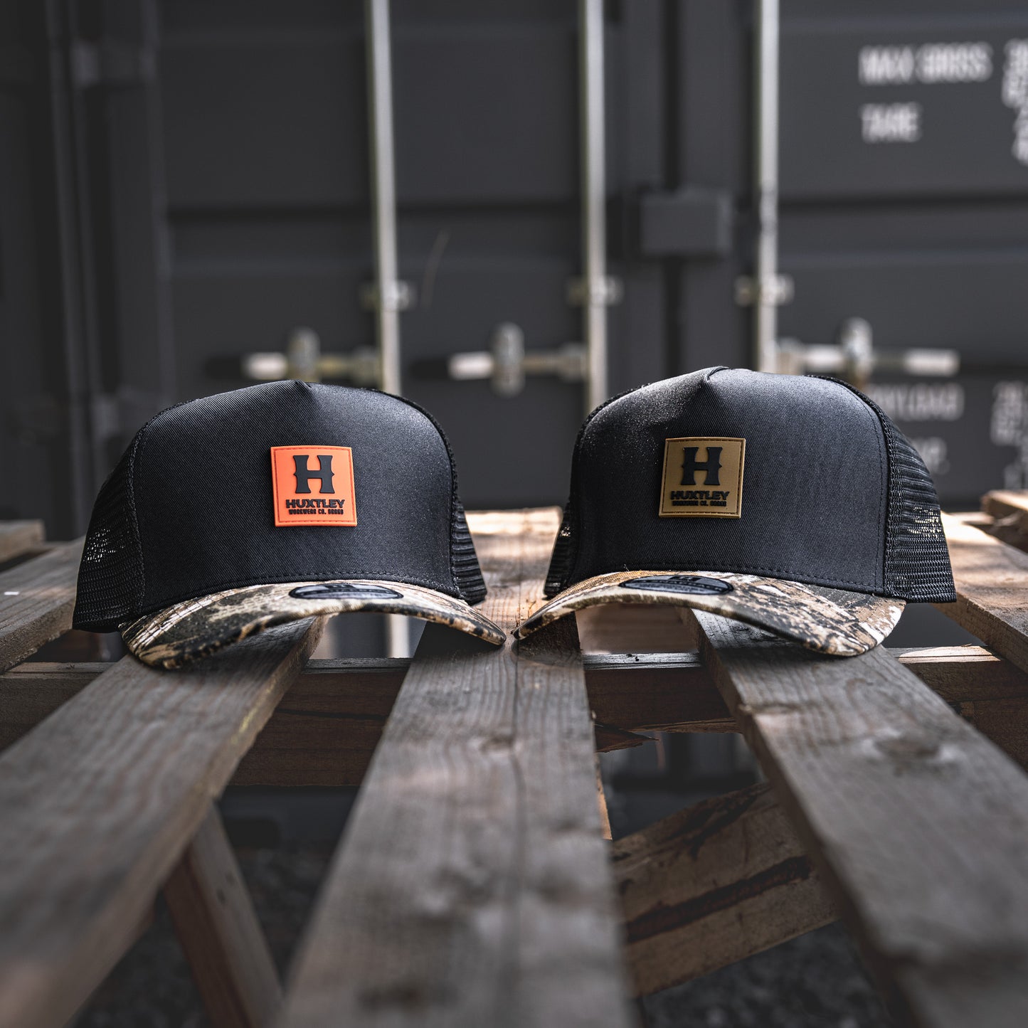 
                  
                    Casquette HS-73 Classique Noir/ "Hunter Camo"/ Orange Néon
                  
                