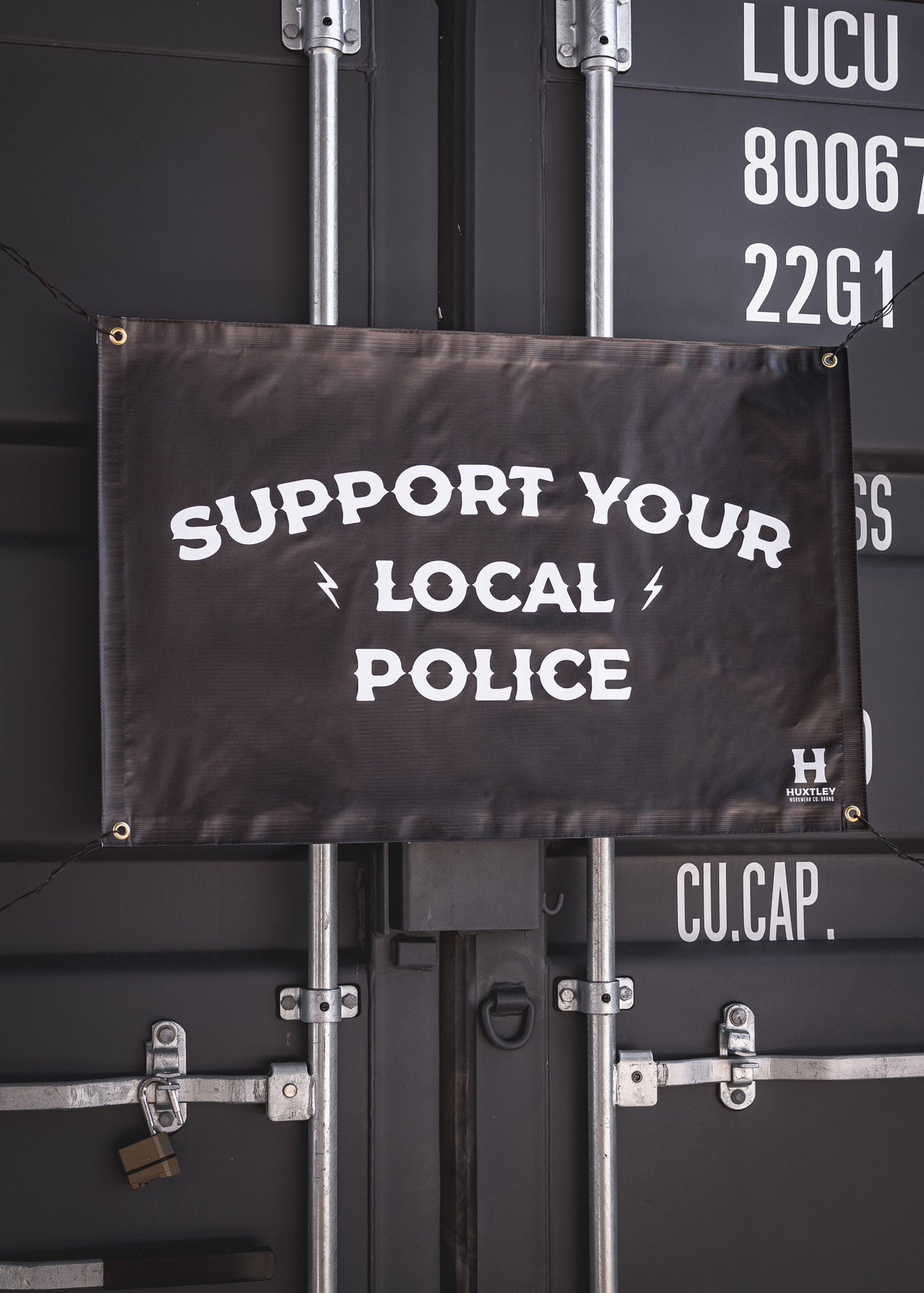 
                  
                    Bannière "Support Your Local"
                  
                