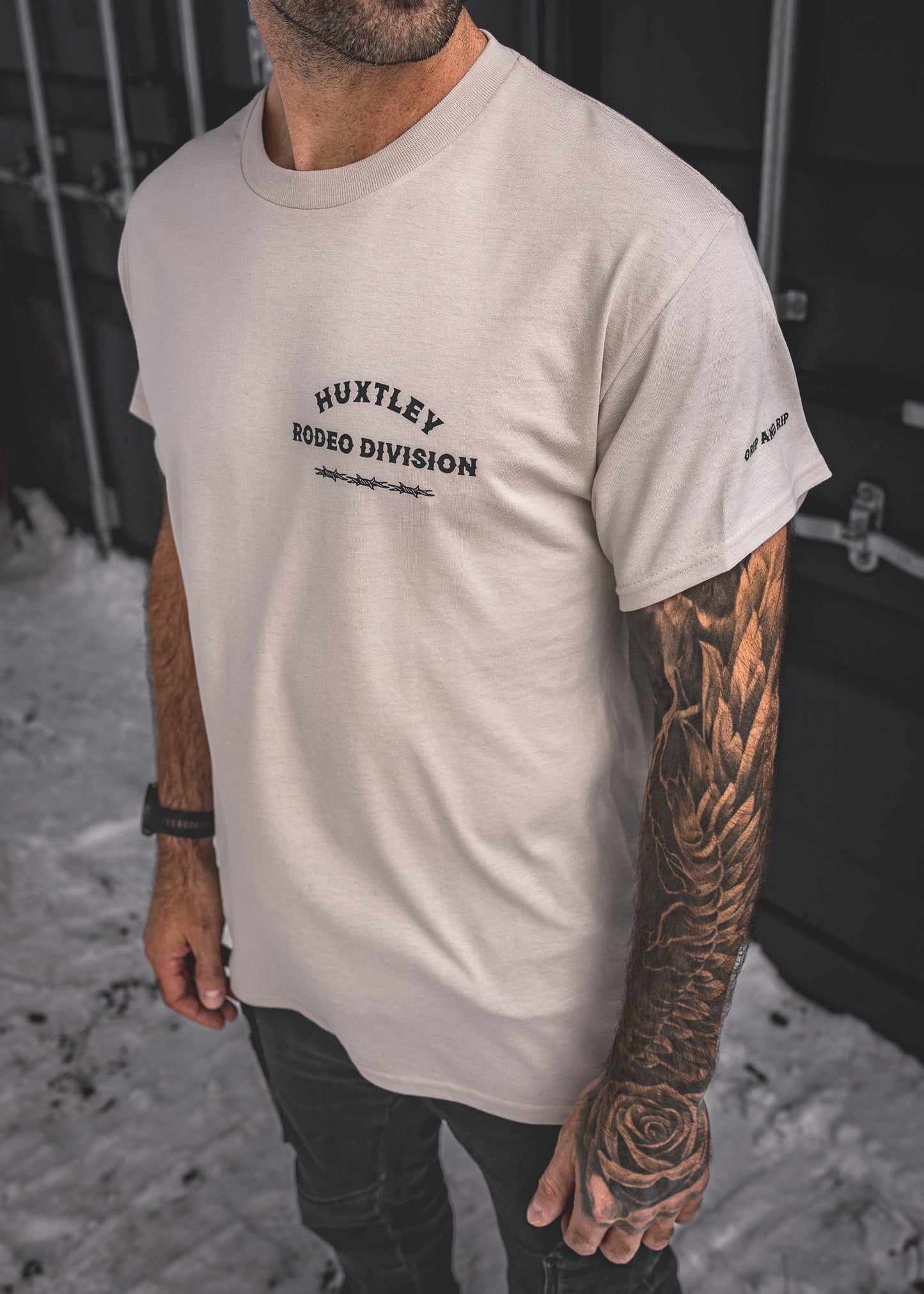 
                  
                    T-shirt HX-891 "Rodeo Division" Sable/ Noir
                  
                