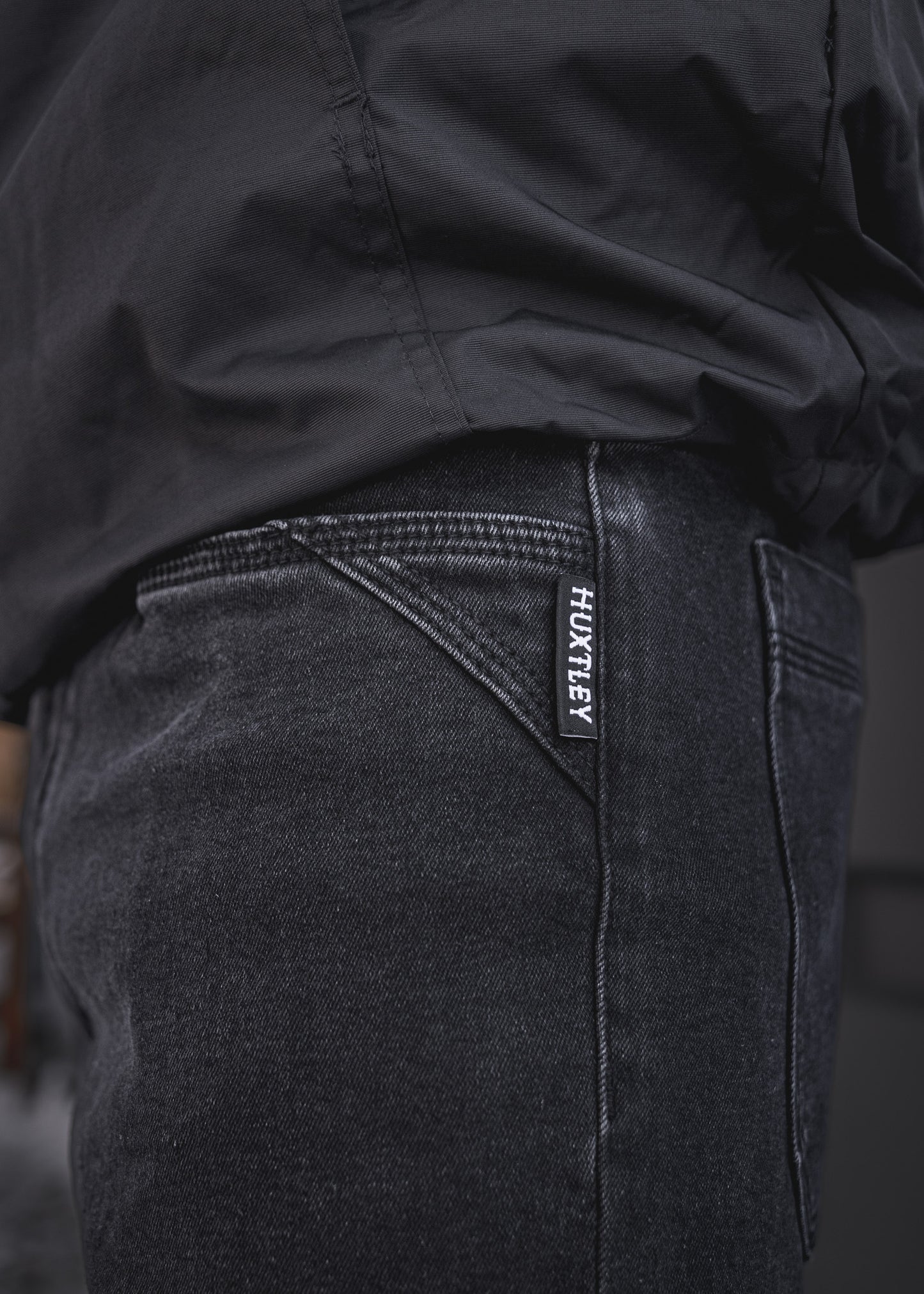 
                  
                    Jeans "Flex" FX-1 Ajusté Noir Délavé
                  
                