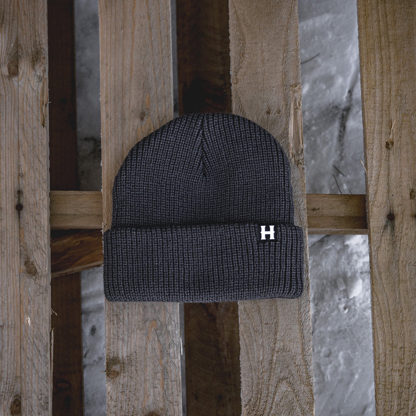 
                  
                    Tuque "Baseline" Gunmetal/ Noir
                  
                