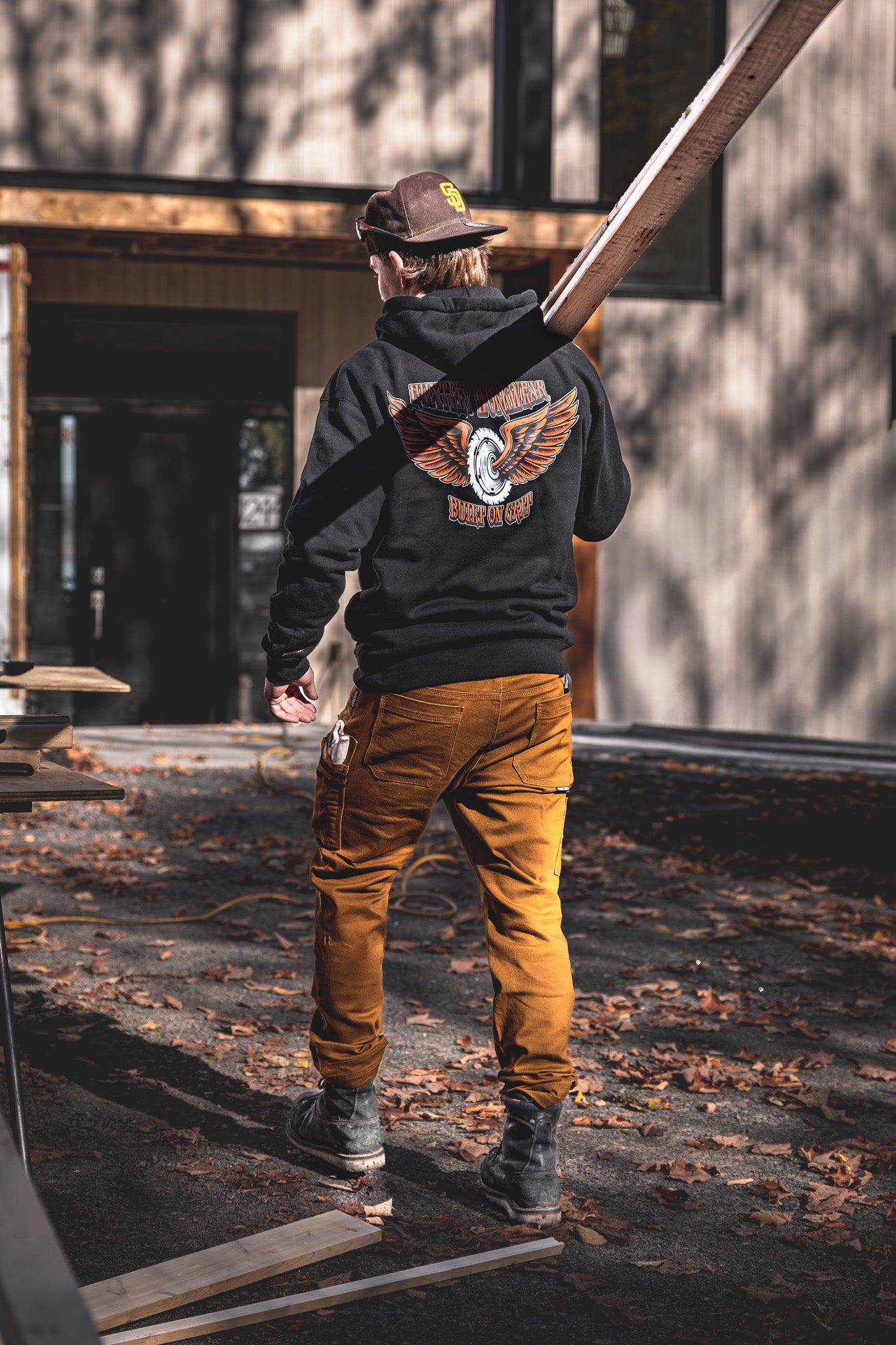 
                  
                    Coton Ouaté HX-717 Épais "Built On Grit"
                  
                