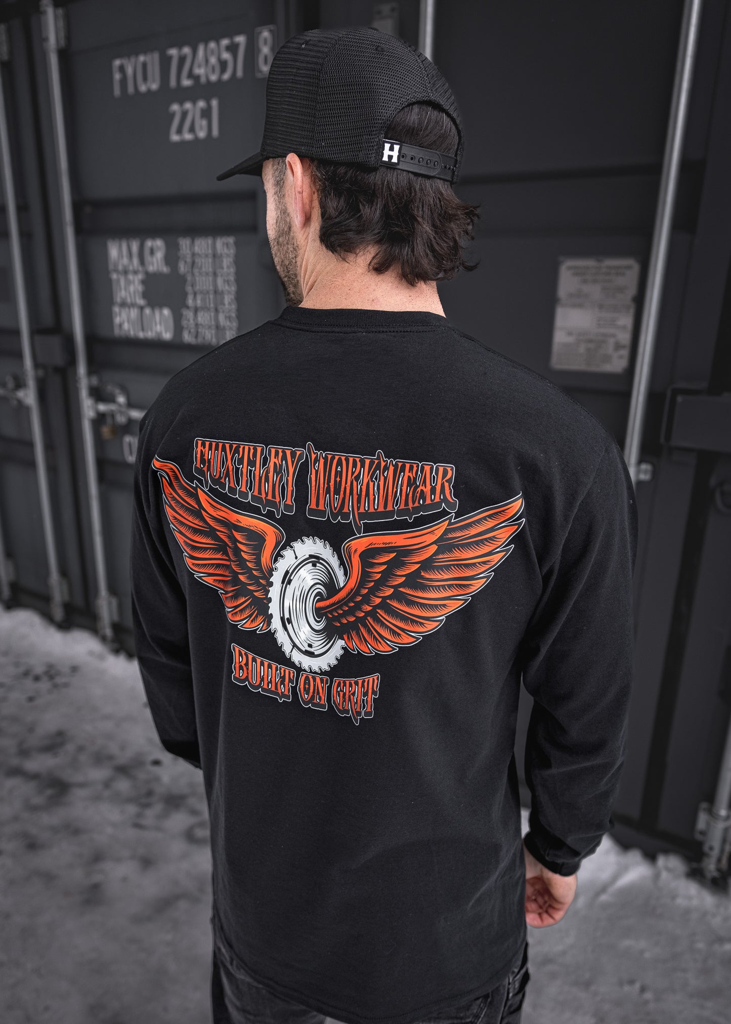 
                  
                    T-shirt à manches longues HX-226 "Built On Grit"
                  
                