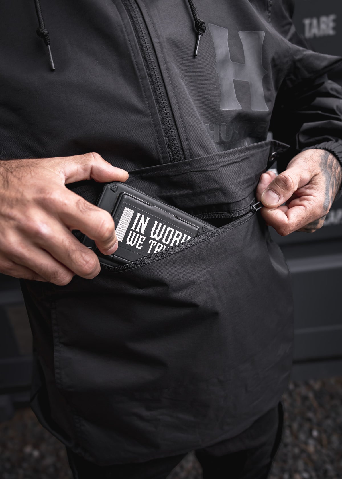 
                  
                    AK-245 Anorak "Full Print" Blackout
                  
                